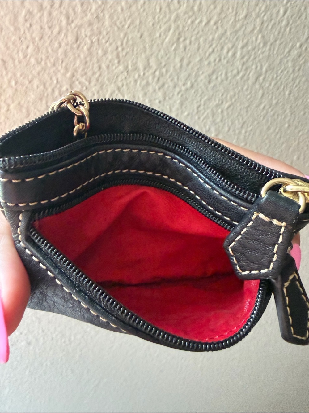 đ¤ Dooney & Bourke Black Leather Coin Purse Key Pouch Red Lining vintage piece - Picture 2 of 10